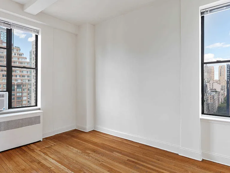 228 W 71st St #5B — Photo 29