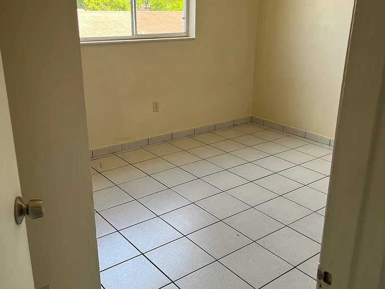 2305 E 4th Ave #202 — Photo 9
