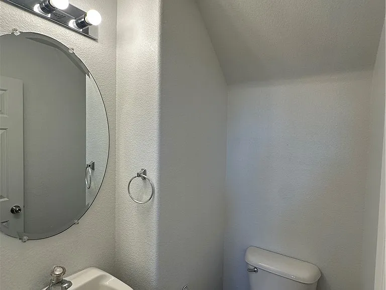 2844 Woodland Park Ave — Photo 11