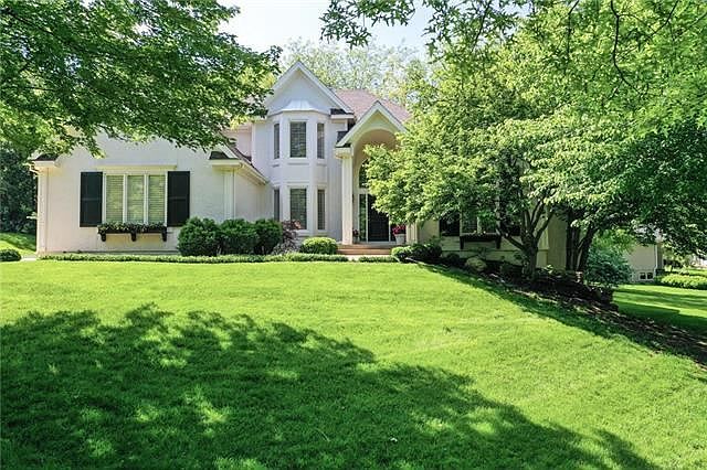 1st image of 2124 Winding Woods Dr