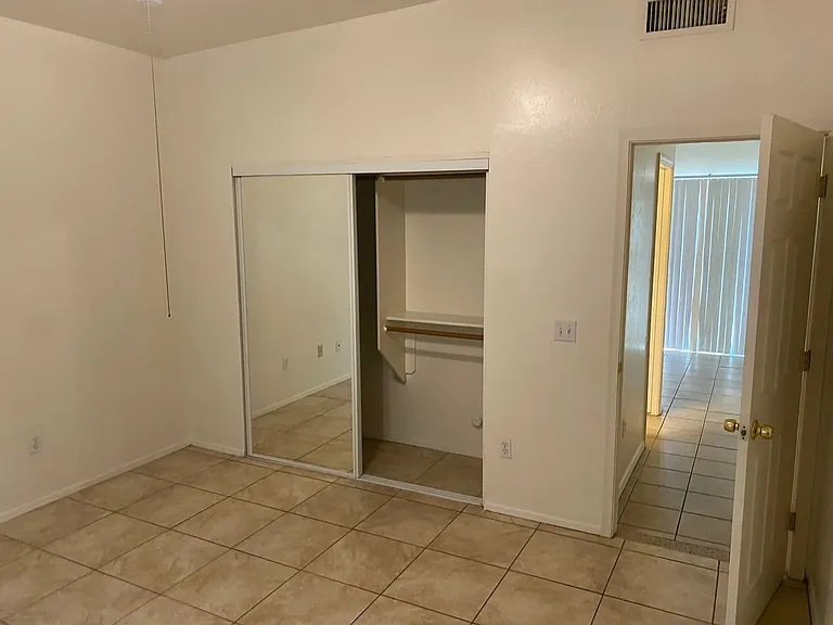 1415 E Elm St #1 & 2 — Photo 15