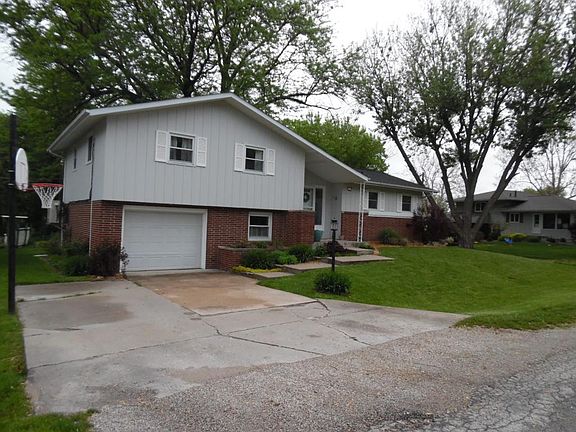 2nd image of 3042 Westwood Dr