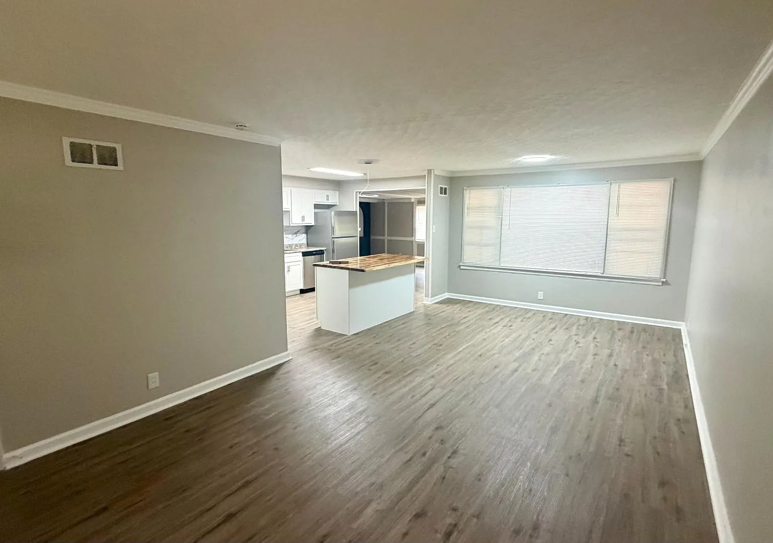 1430 Golden Dr — Photo 3