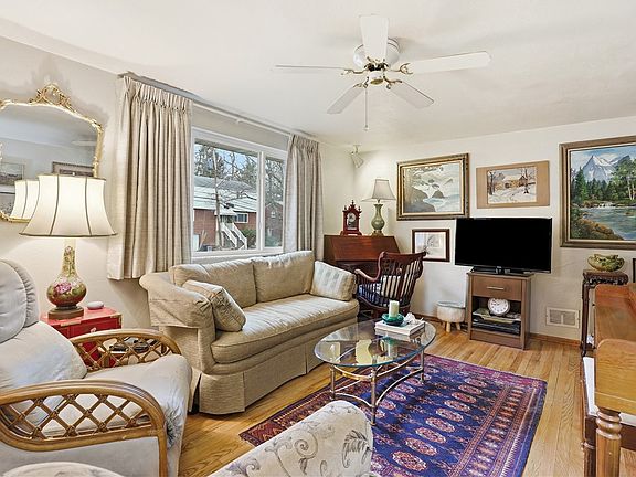 5th image of 2396 High Oak Dr