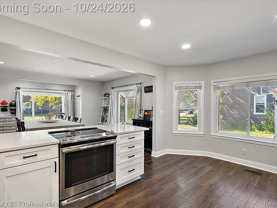 935 Ottawa Dr, photo 12
