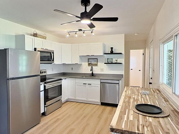 3rd image of 4681 Henley Ave