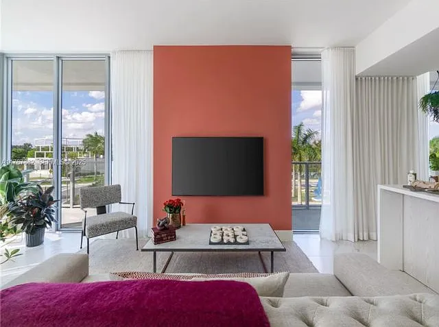 2000 Metropica Way #303 — Photo 8