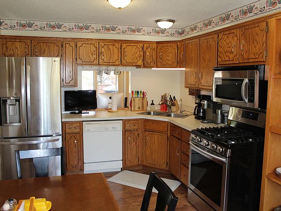5th image of 10163 Fraizer St NE