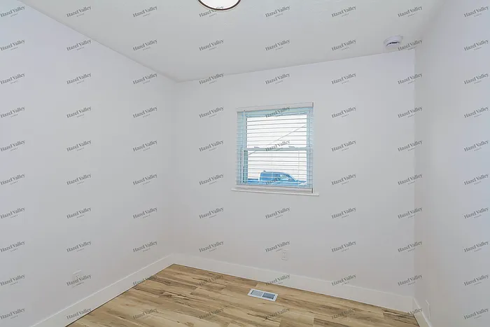 2400 Mack Rd — Photo 10