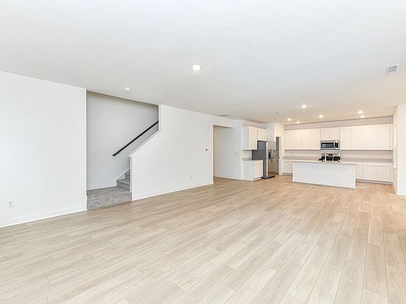 5th image of 16946 Daly Dr