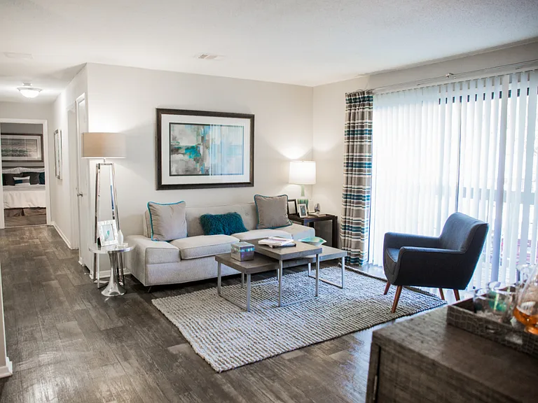 Polo Club Apartments — Photo 1