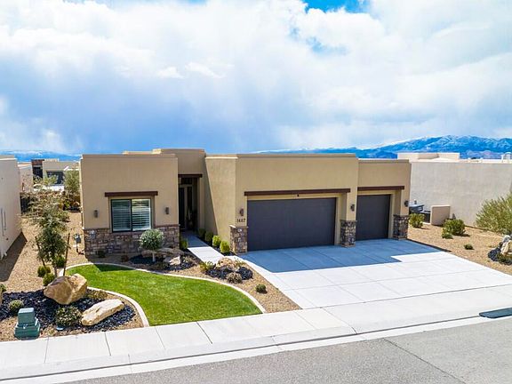 3rd image of 1487 W Pocket Mesa Dr