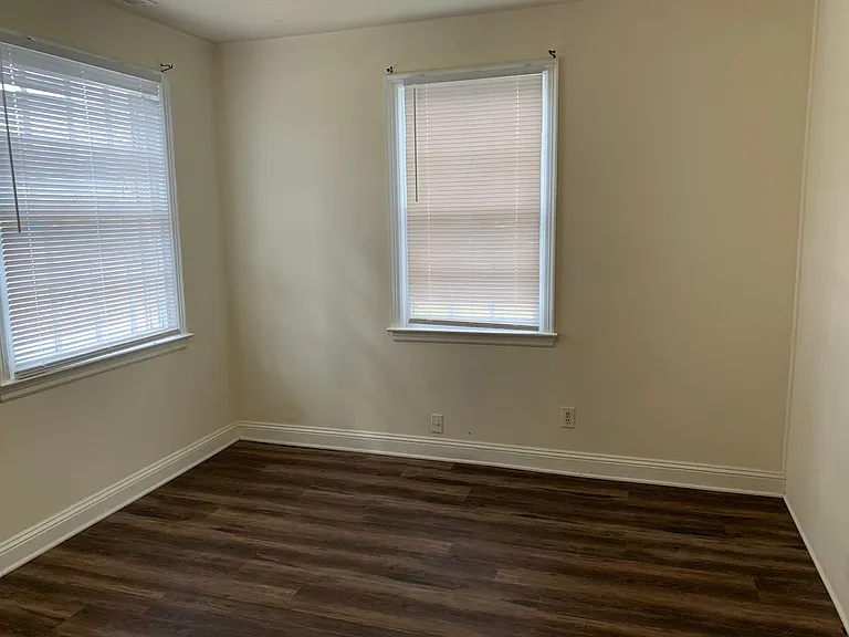 712 Hartford Rd — Photo 9