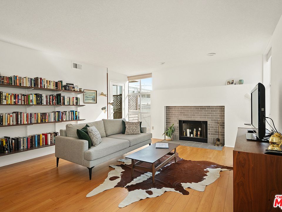 1st image of 850 S Shenandoah St APT 205