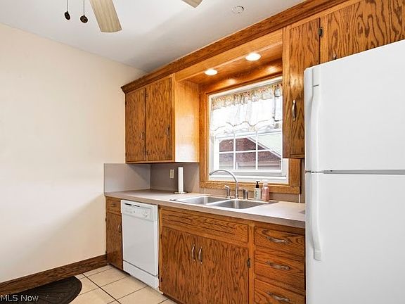 5th image of 204 Como Ave