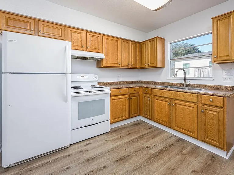 1013 Holton Ave #1 — Photo 8