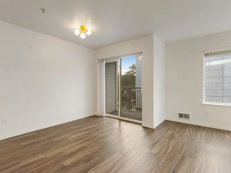 Remi Apartments — Photo 62
