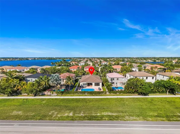 16748 SW 16th St, Hollywood, FL 33027