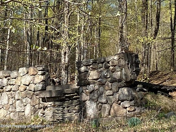 3rd image of 105 Craig Ln