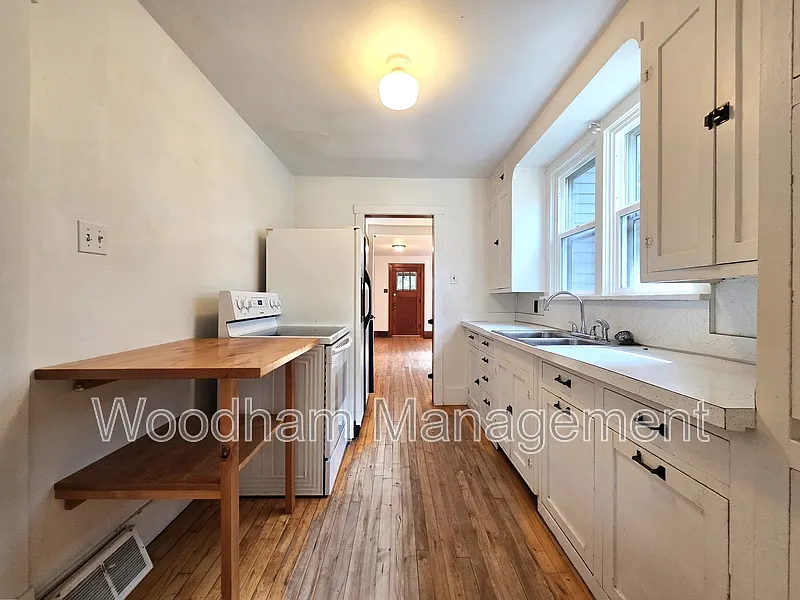 2 bed, 2.0 bath, 1200 sqft, $1,900 — Photo 2