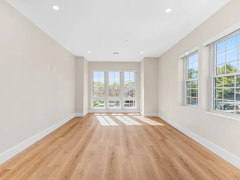 The Block at 22 Everett St — Photo 36