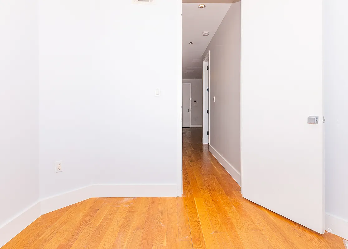 462 Pulaski Street — Photo 4