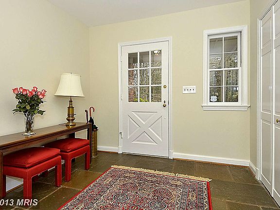 2nd image of 1812 Whiteoaks Dr
