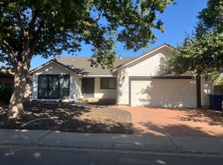 1424 Kingfield Dr, Modesto, CA 95350