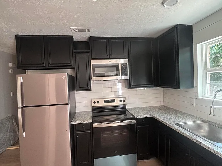 2605 Shalimar Dr — Photo 7