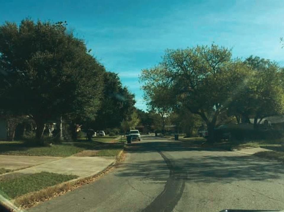 2nd image of 6122 War Bonnet St
