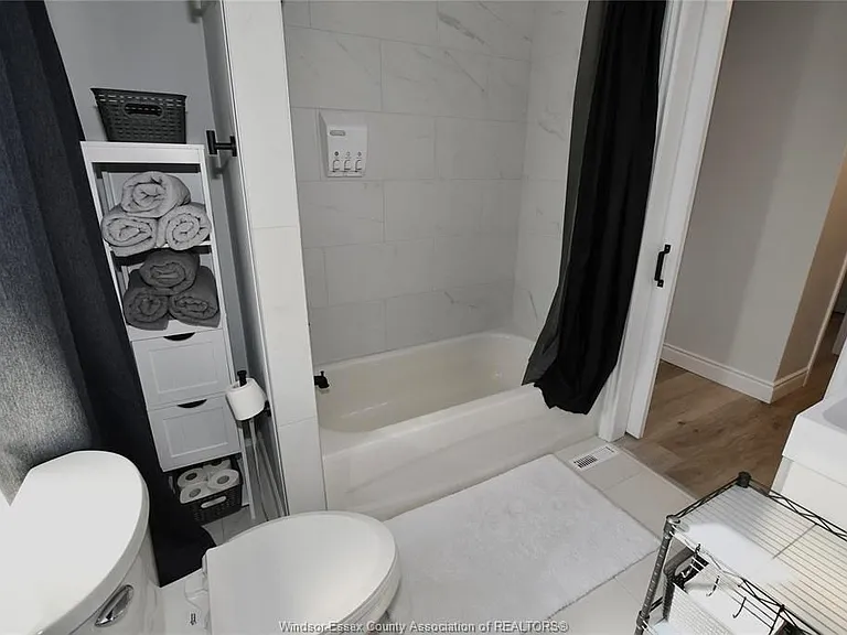 298 George St — Photo 15