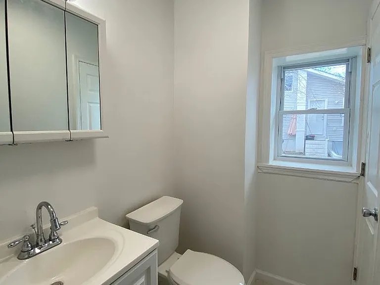 425 Drummond Ave — Photo 7