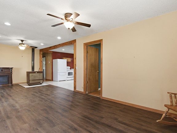 4th image of 377 County Road 304