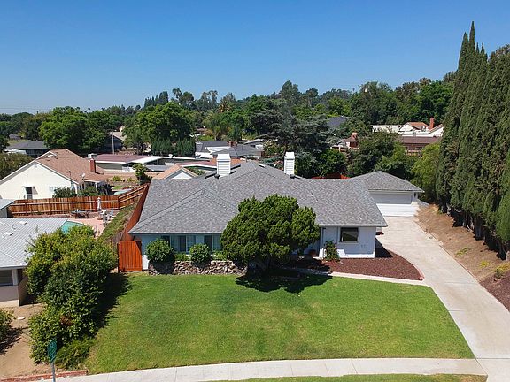 4th image of 16211 Janine Dr