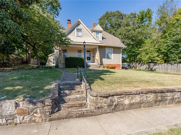 513 N Highland Ave, Fayetteville, AR 72701