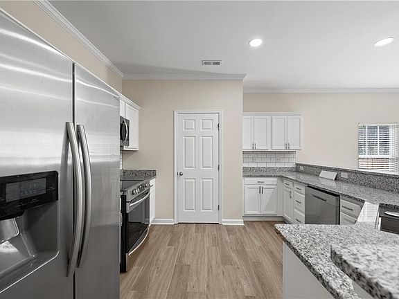 3rd image of 2515 Cottage Avenue