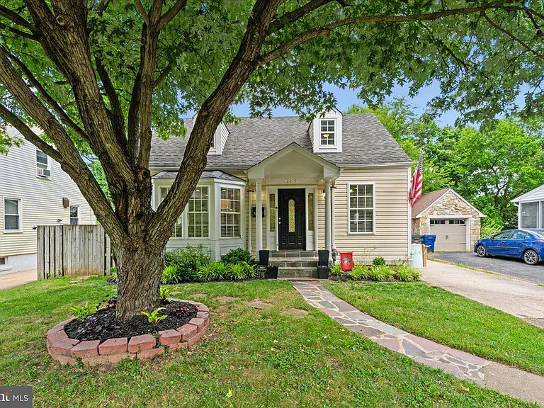 2819 Summerfield Rd — Photo 4