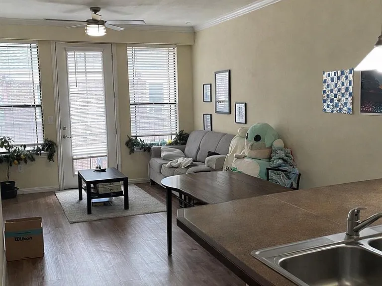 2505 San Gabriel St #211 — Photo 4