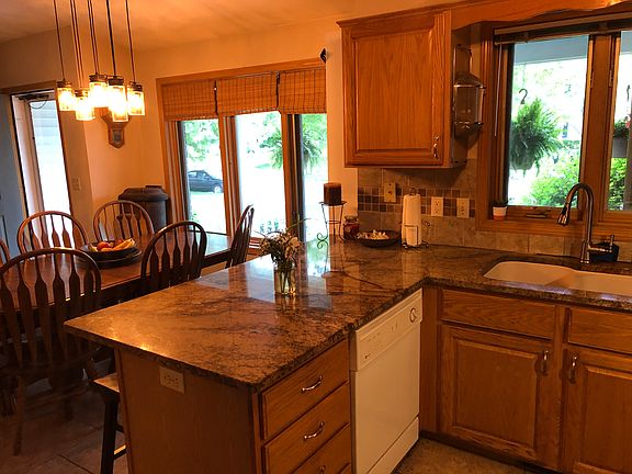 Kitchen with granite 