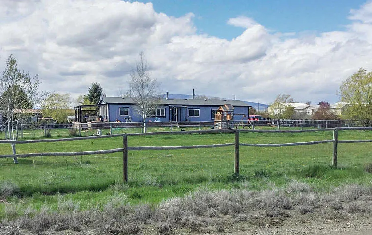 40 Gopher Rd photo 1