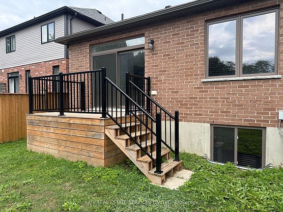 4th image of 981 Wright Dr