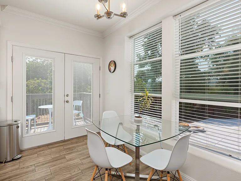 3877 Rogers Rd — Photo 10
