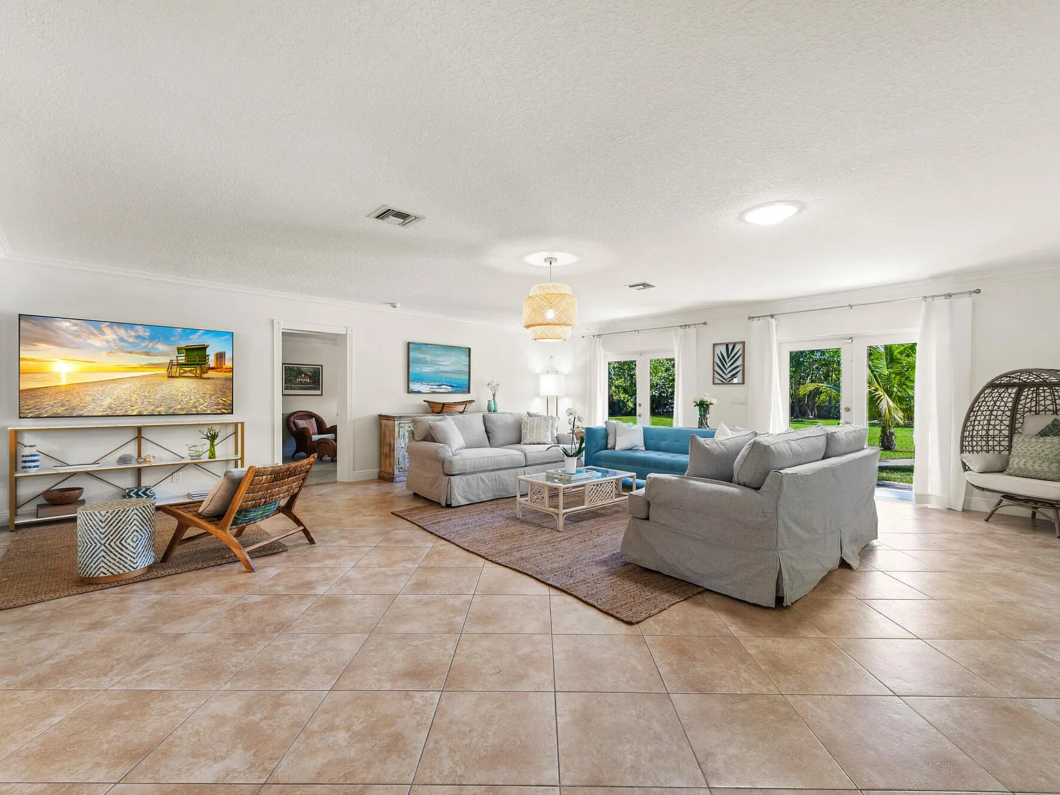 4 bed, 3.5 bath, 2530 sqft, $14,000 — Photo 2