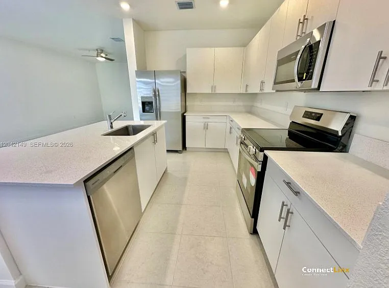 114 SW 184th Pl — Photo 12