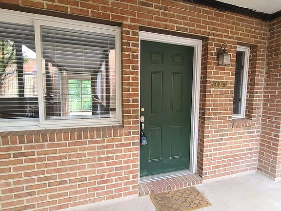 3rd image of 1107 N Taylor St #B