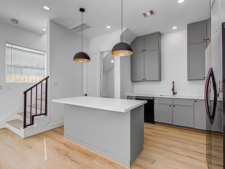 1506 McKee St #B — Photo 6