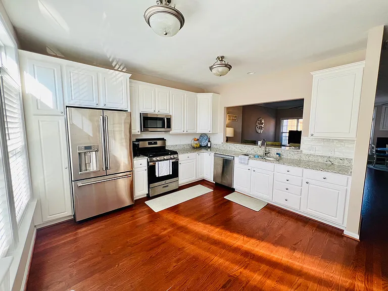 4724 Beach Bay Ct — Photo 4