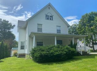 218 South St, Chardon, OH 44024