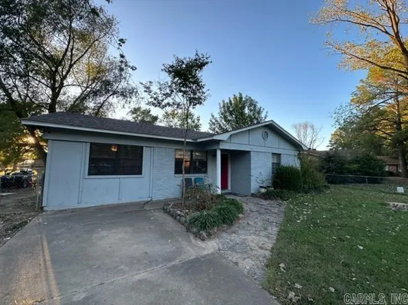 1206 Chestnut St, Lonoke, AR 72086