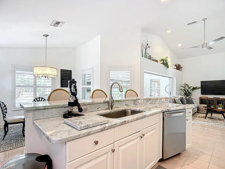 8452 Indian Wells Way — Photo 14